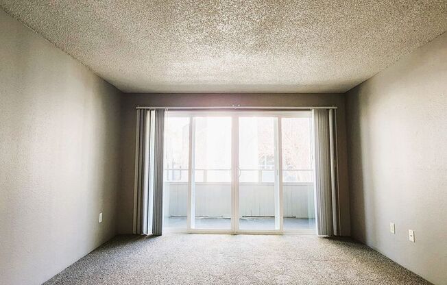 1 bed, 1 bath, 643 sqft, $1,275, Unit 210