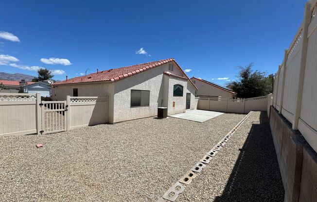 1 story home, 3 bedrooms, 2 bathrooms, 2 car garage