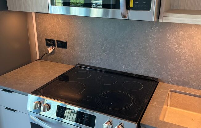 Studio, 1 bath, 468 sqft, $2,750, Unit 512