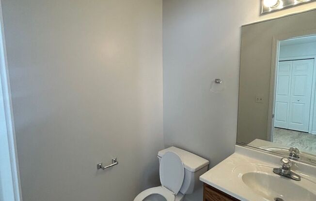 Chesterton Townhome: 2 bedroom 1.5 bath