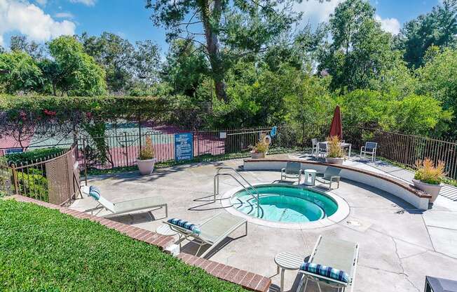 Jacuzzi and lounge area