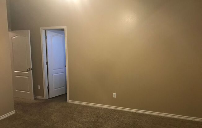 Beautiful 3bed/2bath Duplex near Clear Creek Viewable 8/5