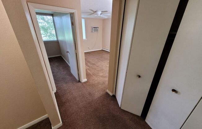 2 beds, 1 bath, 700 sqft, $1,100, Unit OTG 801-209