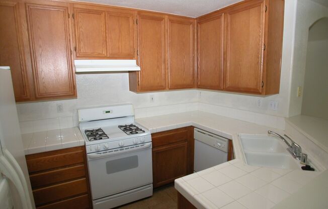 WOW! 2 bedroom, 2 bath Townhome in Capri!
