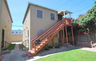 Alamitos Beach 2nd Story Apartment by the Beach