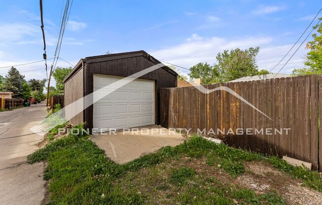 2 beds, 1 bath, $2,495