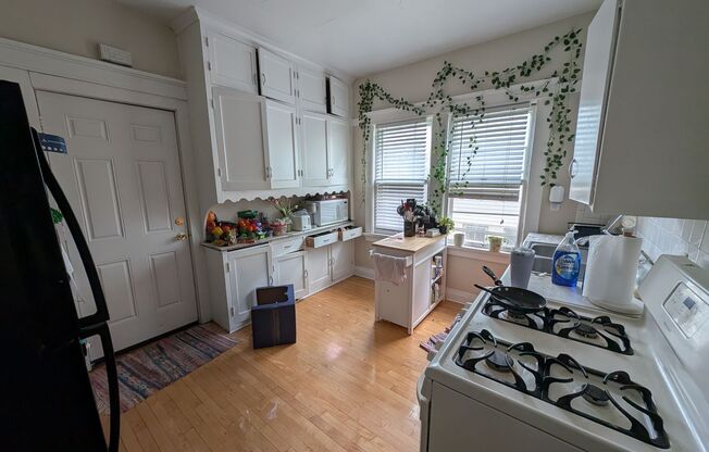 3244 3246 N OAKLAND AVE