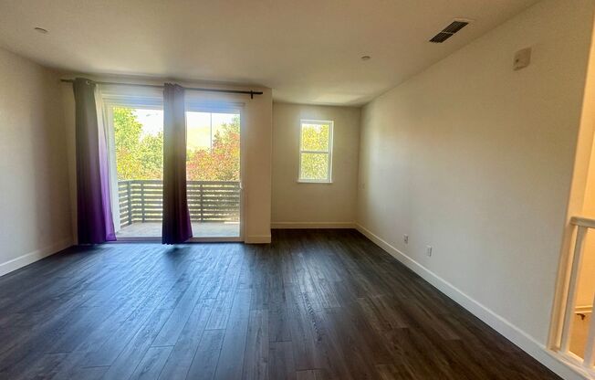 Mission Blvd 2 Bedroom 2 Bath Unit!