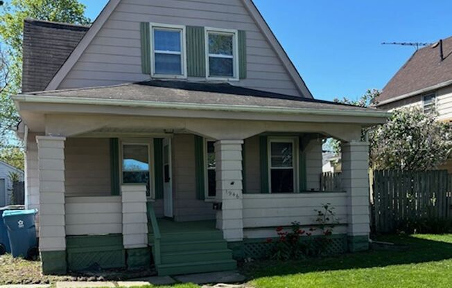 Check out this 3 Bed 1.5 Bath Home on the Southside of Lorain..