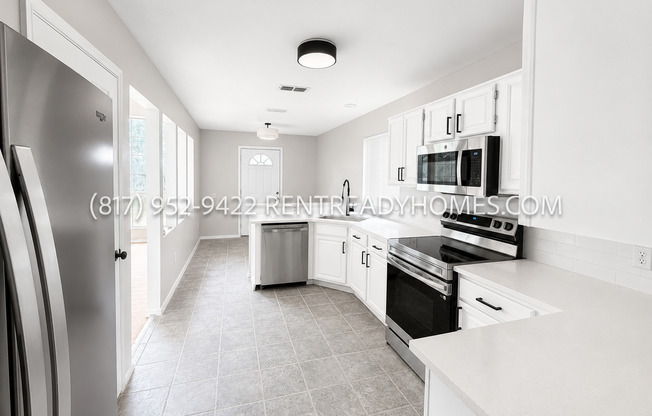 3405 Plantation Ln - Pet Friendly 3 Bedroom Rental Home in Houston, TX with Quartz Countertops and Storage Shed
