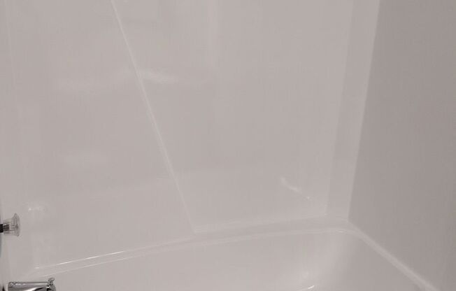 1 bed, 1 bath, 900 sqft, $1,150, Unit 76