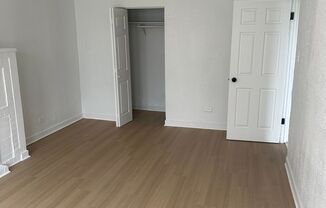 10-18 S Homan Ave