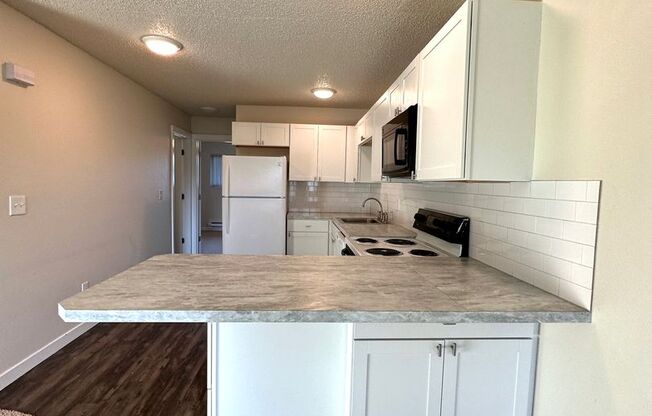 1 bed, 1 bath, 650 sqft, $1,025, Unit 6