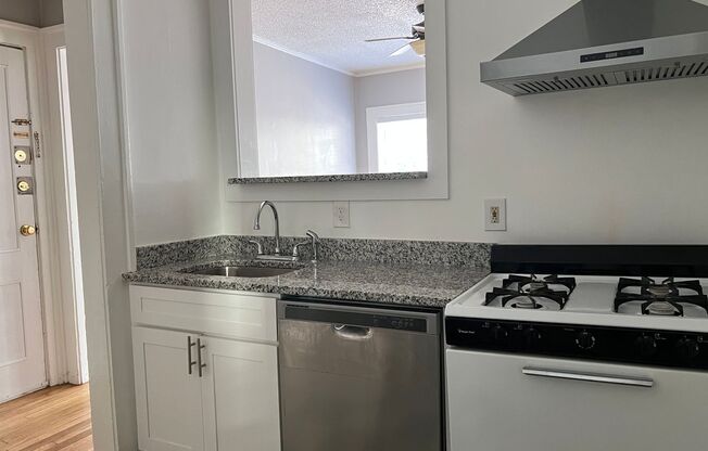 1 bed, 1 bath, 850 sqft, $1,795, Unit 443-4