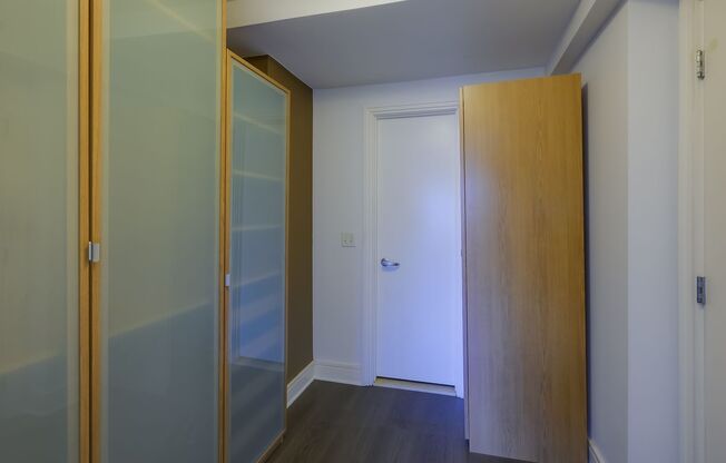 1 bed, 1 bath, $2,100, Unit # #N 518