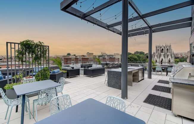 Best Apartments DC with Roof Deck with Stunning DC City Views and Washington Monument Views-Berkshire 15 Apartments