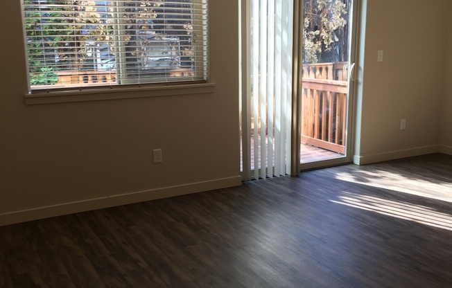 Three Bedrooms Plus Loft! Centrally located!