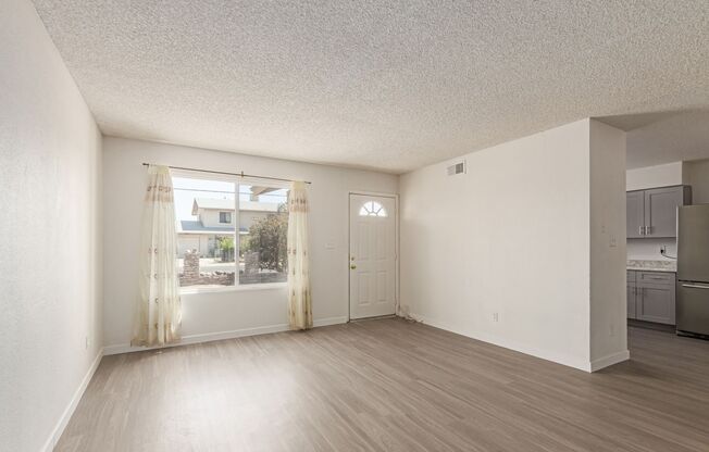 Stunning Renovated 3-Bedroom Gem with Huge Backyard at Prime Tempe Location!