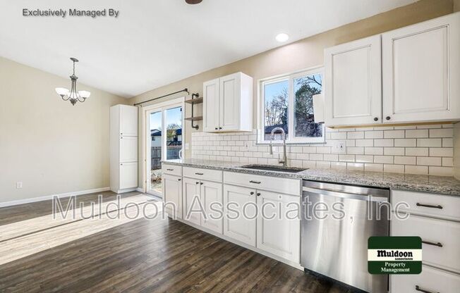 1015 VONDELPARK DR