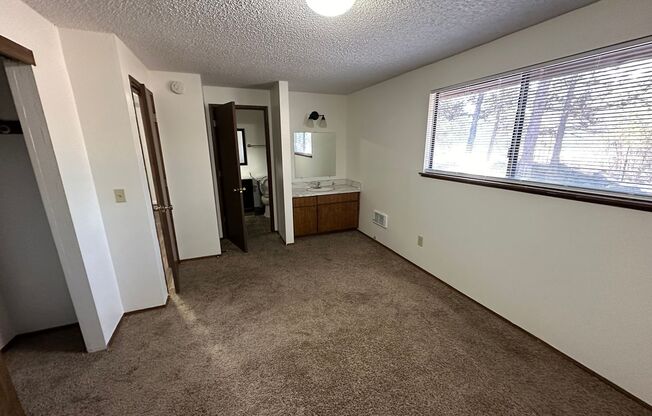 3 beds, 1 bath, $1,895