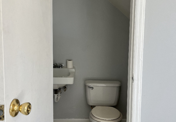 2667 DOCTOR CARVER ST