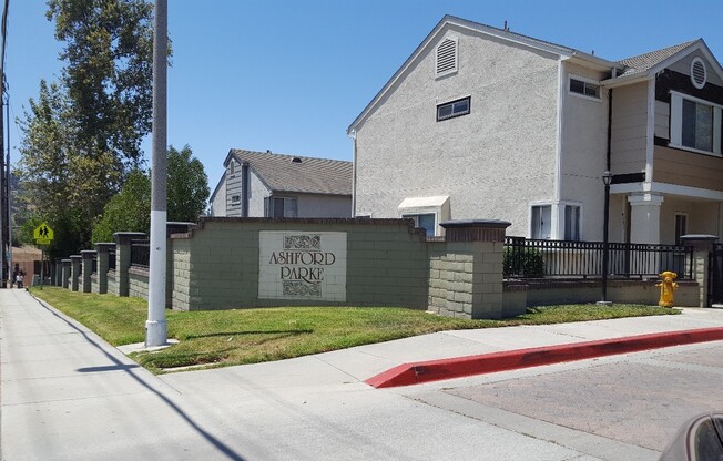 2 Bedroom - 2.5 Bathroom Condo in gated community