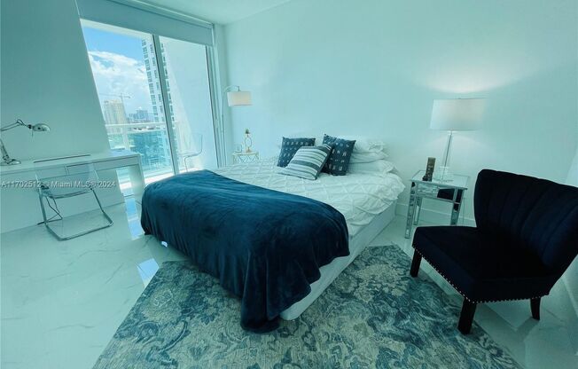 2 beds, 2 baths, 986 sqft, $4,500, Unit 950 Brickell Bay Dr # 32-07 (A11702512)