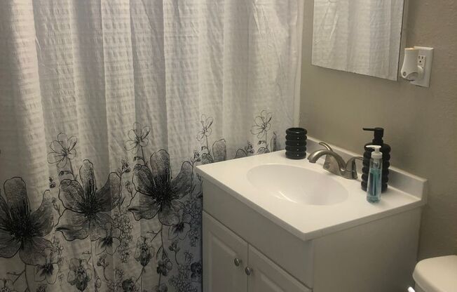 2 beds, 1 bath, 860 sqft, $1,895, Unit 10174D