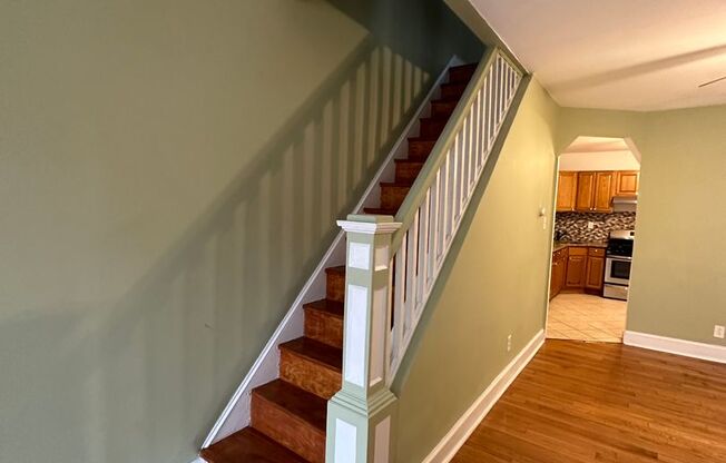 Spacious 3 Bedroom 1 Bathroom in Port Richmond St. Available NOW!