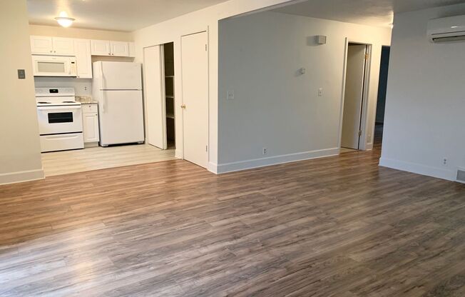 2 beds, 1 bath, $1,400