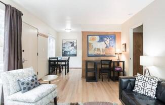 2243 NW Flanders #4
