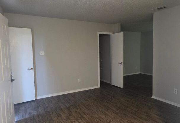 Studio, 1 bath, 424 sqft, $899, Unit 0819