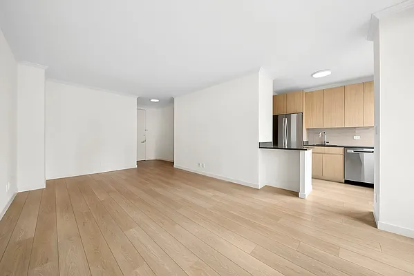 Studio, 1 bath, $6,250, Unit 15A