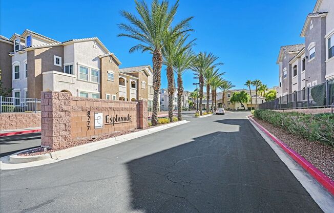 3 beds, 2 baths, $1,700, Unit Unit 1127