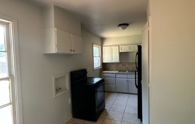 4 beds, 1 bath, $1,350