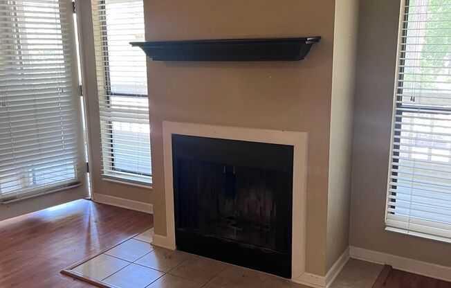 Beautiful 2nd floor condo with vaulted ceilings