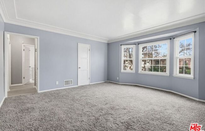 1255 S CRES HTS BLVD