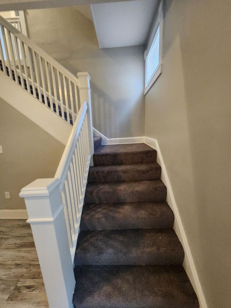 Spacious 3 Bedroom Duplex Near 10th and Sherman Dr.