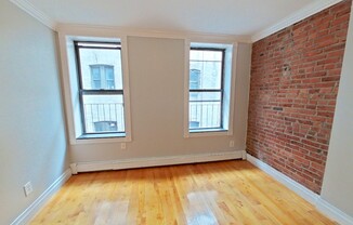 3 beds, 1.5 baths, $5,495, Unit 4W