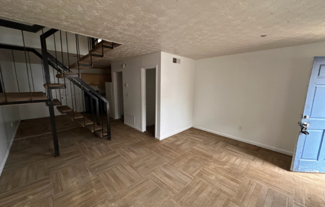1 10 JOLLY AVE APTS
