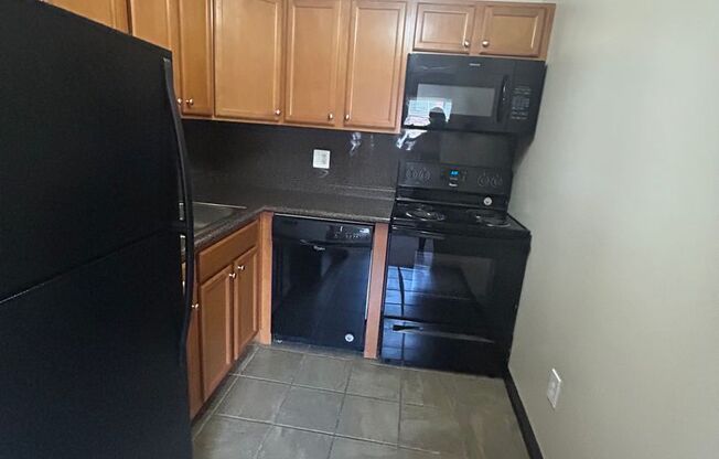 1 bed, 1 bath, 625 sqft, $1,270, Unit D11