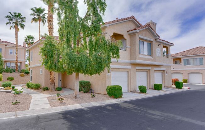 2BEDROOM 1ST FLOOR CONDO IN BELLA VISTA 89012