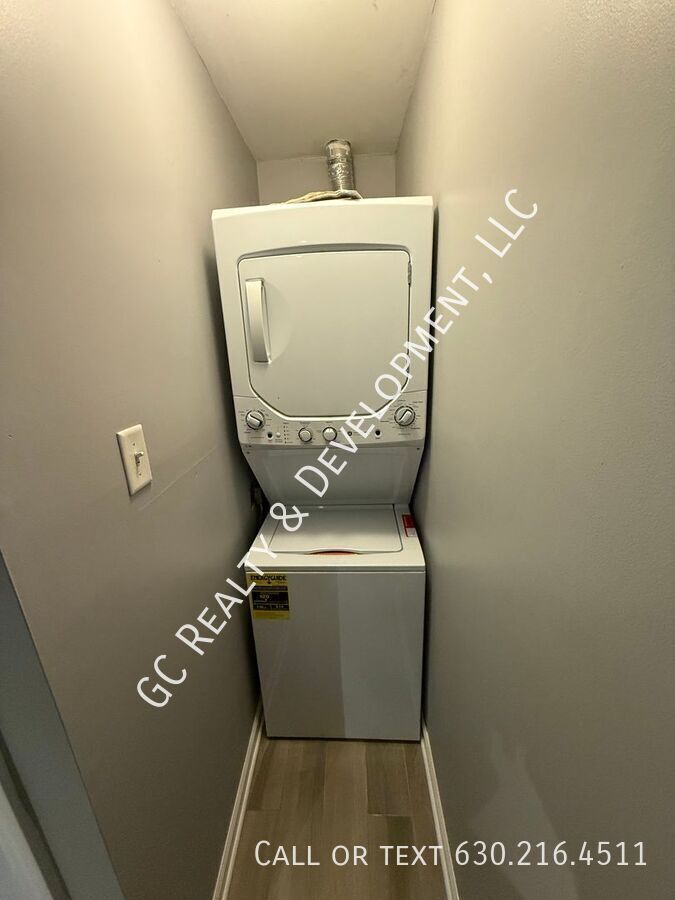 3266 W WRIGHTWOOD AVE