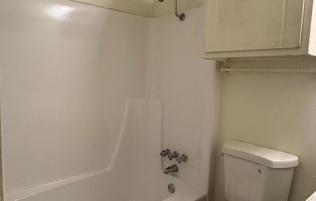 1 bed, 1 bath, 650 sqft, $1,289, Unit SUX-109