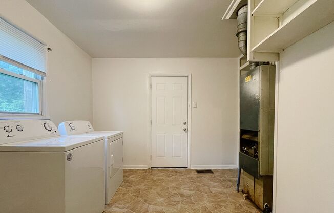 2 beds, 1 bath, $975