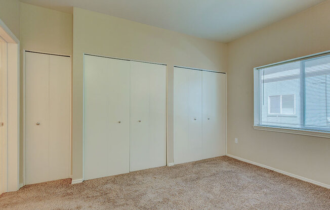 Beige Carpet In Bedroom at C.W. Moore Apartments, Boise, Idaho