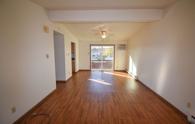 2 beds, 1 bath, 700 sqft, $875, Unit 620