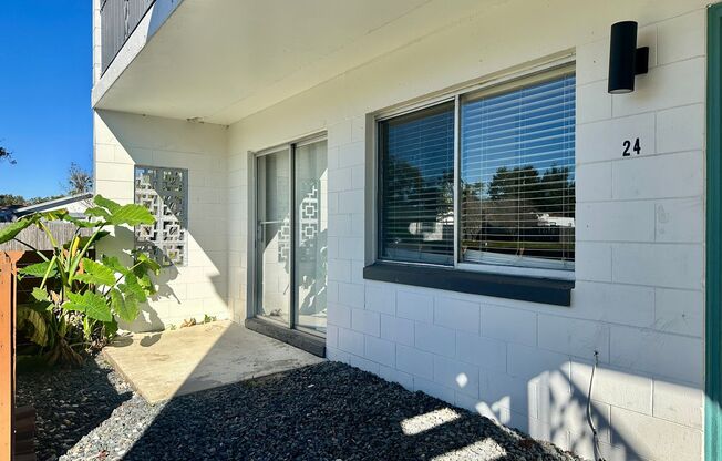 2 beds, 1 bath, 920 sqft, $1,899, Unit 24