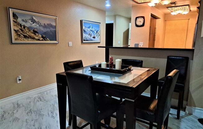 2 beds, 2 baths, $1,950, Unit # 212