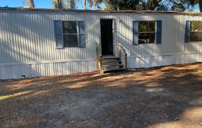 3 beds, 2 baths, $1,050, Unit Lot 4